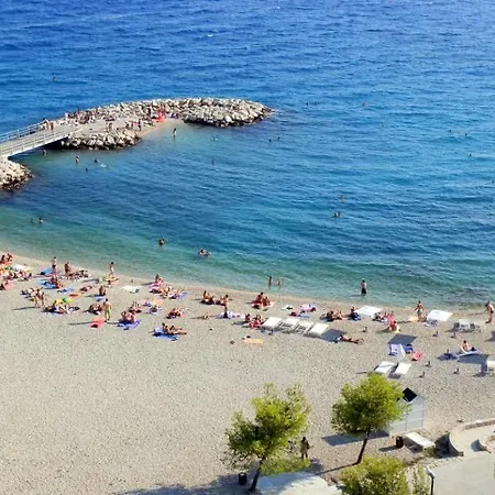 11518b Апартаменты *